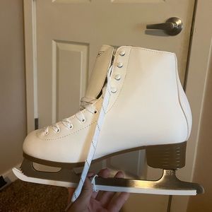 Brand new Womens DBX ice skates